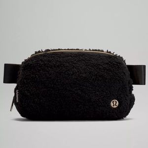 Lululemon Everywhere Belt Bag Black Fleece